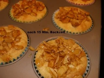 Rezept: Muffin: APFELMUFFIN ... unter Mandelhaube Bild Nr. 9 Muffin: APFELMUFFIN ... unter Mandelhaube - Rezept - Bild Nr. 9