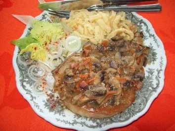 Rezept: Kotelets mit Steinpilzen und Champignons Kotelets mit Steinpilzen und Champignons - Rezept