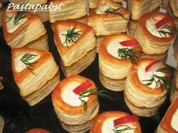 Blätterteigpasteten mit Forellencreme - Rezept