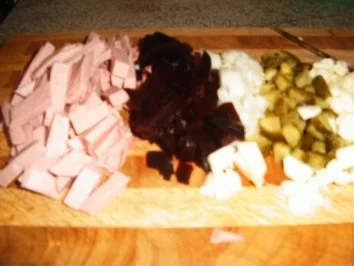 Wurstsalat mit roter Bete - Rezept - Bild Nr. 2