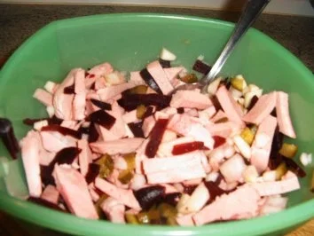 Wurstsalat mit roter Bete - Rezept - Bild Nr. 3