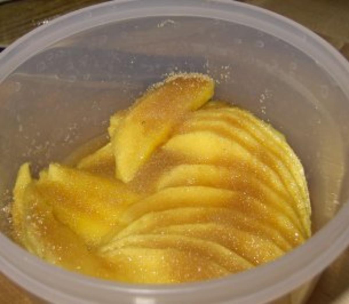 Tonka-Panna-Cotta mit marinierter Mango - Rezept - Bild Nr. 5