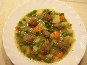 Rezept: Eintopf - Kartoffelsuppe mit Hackfleischbällchen Bild Nr. 2 Eintopf - Kartoffelsuppe mit Hackfleischbällchen - Rezept - Bild Nr. 2