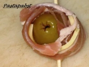Antipasti - Oliven im Speckmantel - Rezept - Bild Nr. 3
