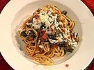 Spaghetti mit Auberginen, Tomaten und Büffelmozzarella - Rezept