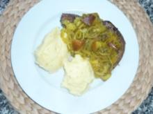 Schweineleber mit Zwiebel-Apfelgemüse und Stampfkartoffeln - Rezept