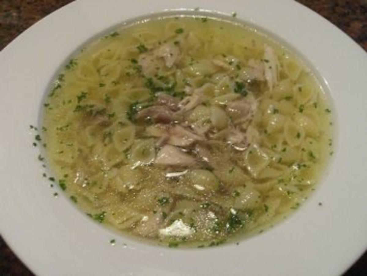 Suppe:   HÜHNERBRUEHE - Rezept
