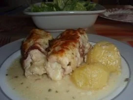 Rezept: Fleisch: Italienische Putenröllchen mit Käsesauce Fleisch: Italienische Putenröllchen mit Käsesauce - Rezept