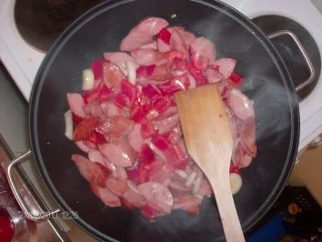 Rezept: Fleischwurst und Nudeln ausm Wok Bild Nr. 3 Fleischwurst und Nudeln ausm Wok - Rezept - Bild Nr. 3