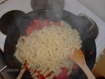 Rezept: Fleischwurst und Nudeln ausm Wok Bild Nr. 4 Fleischwurst und Nudeln ausm Wok - Rezept - Bild Nr. 4