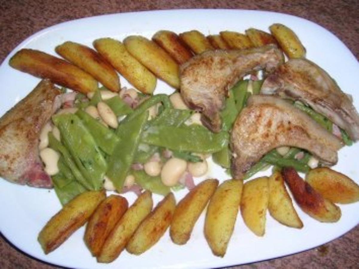 Spanferkelkoteletts mit gemischten  Bohnen und Potato Wedges - Rezept - Bild Nr. 2