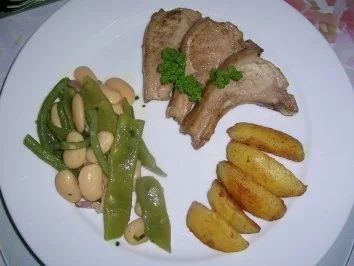Spanferkelkoteletts mit gemischten  Bohnen und Potato Wedges - Rezept - Bild Nr. 4