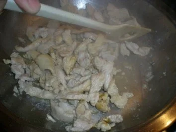 Spaghetti al Limone mit Puten Streifen, Oliven, Tomaten und Kapern - Rezept - Bild Nr. 5