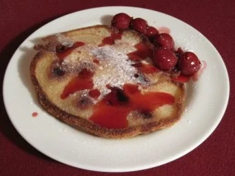 Omas Pfannkuchen mit Kirschen - Rezept