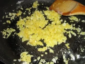 Rezept: Blattspinat mit Pinienkernen Bild Nr. 4 Blattspinat mit Pinienkernen - Rezept - Bild Nr. 4