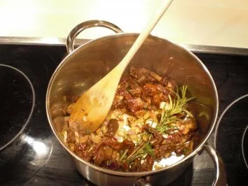 Rezept: Rosmarin-Rahmsuppe mit Pilzen Bild Nr. 4 Rosmarin-Rahmsuppe mit Pilzen - Rezept - Bild Nr. 4