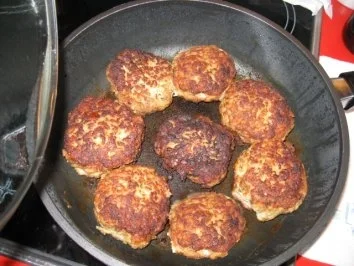 Frikadellen-Fleischpflanzerl - Rezept