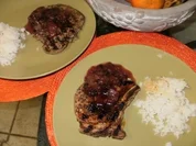 Schweinekotlett mit Plaumen Sosse - Diese ziehen lassen fuer in paar Stunden bevor grillen - Pork Chops - Iowa Style - Rezept