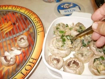 Pilze- Gefuellte Pilze mit Blau Kaese mit Pignoli -  Nur 50 Kal. Eine Mahlzeit oder fuer Snack - Rezept - Bild Nr. 5