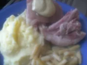 Pökeleisbein auf Kartoffelbrei mit Senf und - Rezept