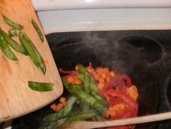 Rezept: Huhn- Huehnerfleisch mit Ananas ueber Reis - 330 Kal. Fettarm - Ein gutes Familien Essen Bild Nr. 3 Huhn- Huehnerfleisch mit Ananas ueber Reis - 330 Kal. Fettarm - Ein gutes Familien Essen - Rezept - Bild Nr. 3