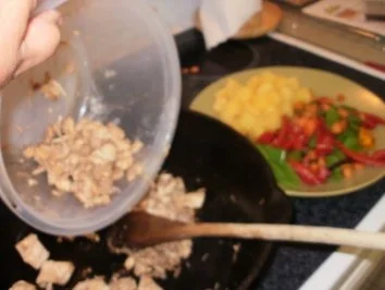 Rezept: Huhn- Huehnerfleisch mit Ananas ueber Reis - 330 Kal. Fettarm - Ein gutes Familien Essen Bild Nr. 4 Huhn- Huehnerfleisch mit Ananas ueber Reis - 330 Kal. Fettarm - Ein gutes Familien Essen - Rezept - Bild Nr. 4