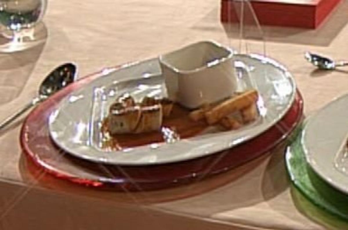 Hausgemachte Currywurst mit frischen Pommes frites und Mayonnaise á la Kotaska - Rezept