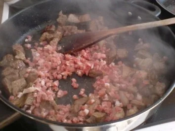 Rezept: Szegediner Gulasch mit Weißkohl Bild Nr. 11 Szegediner Gulasch mit Weißkohl - Rezept - Bild Nr. 11