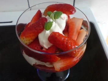 Erdbeer-Becher - Rezept - Bild Nr. 2