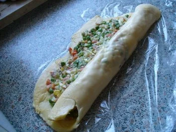 Rezept: gefüllte Käserolle Bild Nr. 11 gefüllte Käserolle - Rezept - Bild Nr. 11