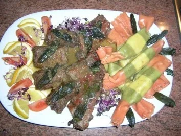 Rezept: Involtini+Saltimbocca nach meiner Art, asiatisch angehaucht an Caramelle tricolore und Wasabi Jus Bild Nr. 2 Involtini+Saltimbocca nach meiner Art, asiatisch angehaucht an Caramelle tricolore und Wasabi Jus - Rezept - Bild Nr. 2