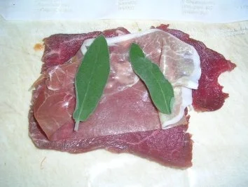 Rezept: Involtini+Saltimbocca nach meiner Art, asiatisch angehaucht an Caramelle tricolore und Wasabi Jus Bild Nr. 5 Involtini+Saltimbocca nach meiner Art, asiatisch angehaucht an Caramelle tricolore und Wasabi Jus - Rezept - Bild Nr. 5