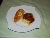 Putenschnitzel mit Bandnudeln und Ratatouille - Rezept