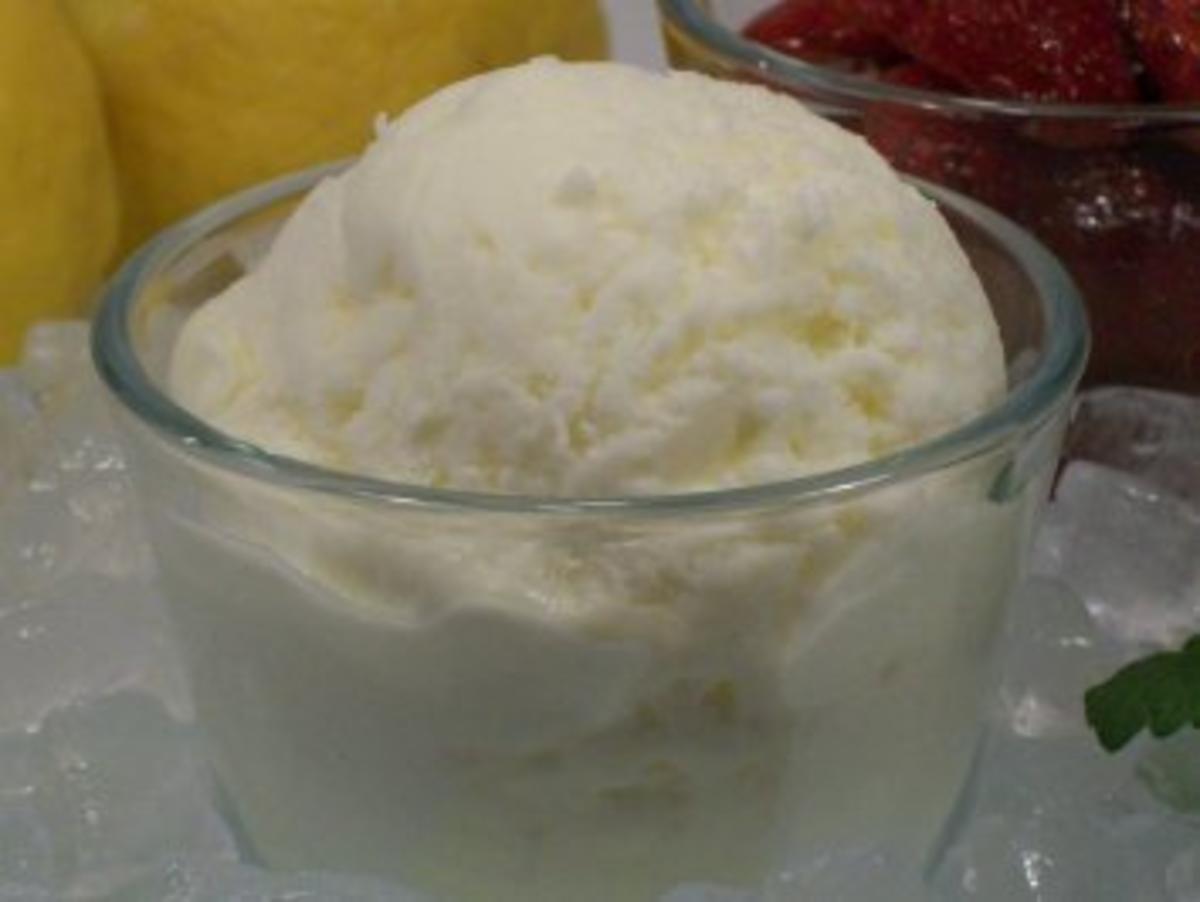 Zitronen-Mascarpone-Eiscreme zu Chili-Erdbeeren - Rezept - Bild Nr. 2