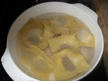 Rezept: " DEUTSCHE " Überraschungs - Ravioli Bild Nr. 5 " DEUTSCHE " Überraschungs - Ravioli - Rezept - Bild Nr. 5