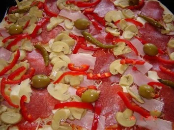 Pikante Kuchen : Pizzateig + fertige Pizza - Rezept - Bild Nr. 5