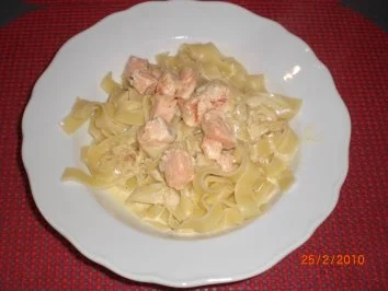 Lachs in Sahne Weinsoße - Rezept