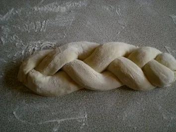 Rezept: Karin's Hefeteig Striezel - "kalt geführter" Germteig schnell & "Deppensicher" Bild Nr. 7 Karin's Hefeteig Striezel - "kalt geführter" Germteig schnell & "Deppensicher" - Rezept - Bild Nr. 7