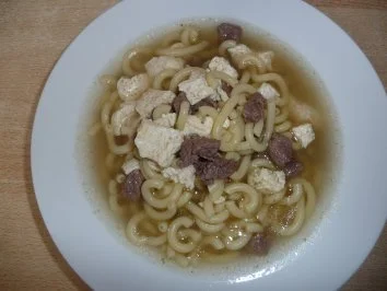 Rezept: Rinderbrühe mit Einlage Bild Nr. 2 Rinderbrühe mit Einlage - Rezept - Bild Nr. 2