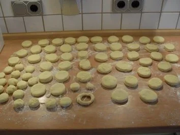 Rezept: Krapfen / Küchlein / Berliner Bild Nr. 4 Krapfen / Küchlein / Berliner - Rezept - Bild Nr. 4