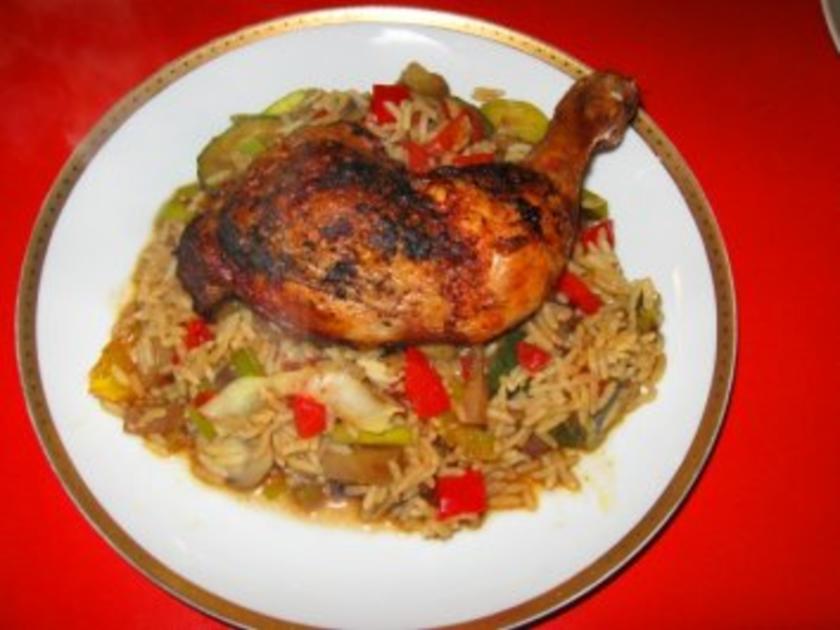 Hähnchenkeule gegrillt auf buntem Gemüsereis - einfach - 56 kcal/100g Hähnchenkeule gegrillt auf buntem Gemüsereis - einfach - 56 kcal/100g