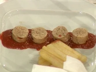 Hausgemachte Currywurst mit frischen Pommes frites und Mayonnaise (Annabelle Mandeng) - Rezept