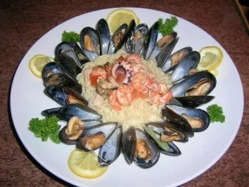 Capellini No 1 mit Meeresfrüchten - umrandet von frischen Muscheln, jedoch auf meine Art -  lecker - Rezept - Bild Nr. 3