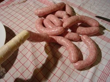 Rezept: Wurst : frische Bratwurst, grob Bild Nr. 4 Wurst : frische Bratwurst, grob - Rezept - Bild Nr. 4