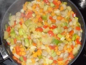 Rezept: Pfannengericht - Süsskartoffel-Bratwurst-Pfanne Bild Nr. 4 Pfannengericht - Süsskartoffel-Bratwurst-Pfanne - Rezept - Bild Nr. 4