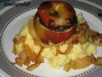 Rezept: Bratapfel gefüllt mit Rotwurst und getrüffeltem Kartoffelbrei Bratapfel gefüllt mit Rotwurst und getrüffeltem Kartoffelbrei - Rezept