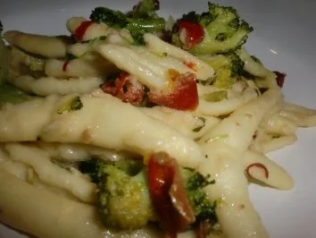 Cortecce mit Brokkoli und Anchovis - Rezept - Bild Nr. 6