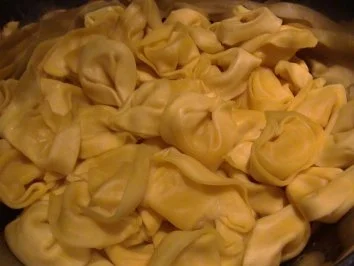 Tortellinisalat der Renner auf jeder Party - Rezept - Bild Nr. 2