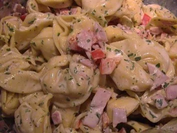 Tortellinisalat der Renner auf jeder Party - Rezept - Bild Nr. 6