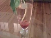 Rezept: Basilikum-Preiselbeer-Kir Royal Basilikum-Preiselbeer-Kir Royal - Rezept